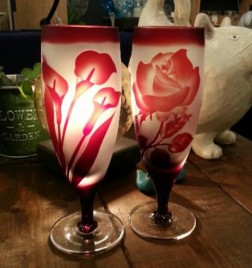 赤色ワイングラス　バラ・カラー